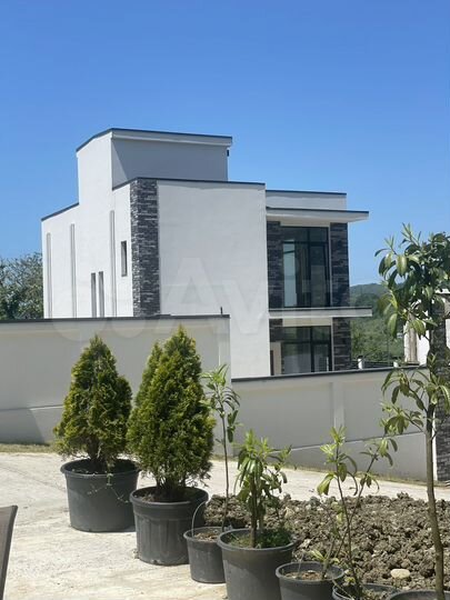 Дом 177 м² на участке 4 сот.