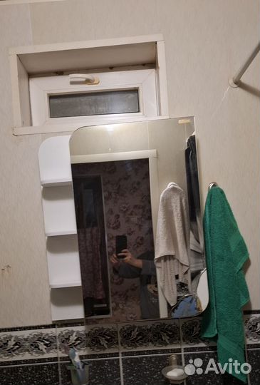 Полка настенная в ванну с зеркалом