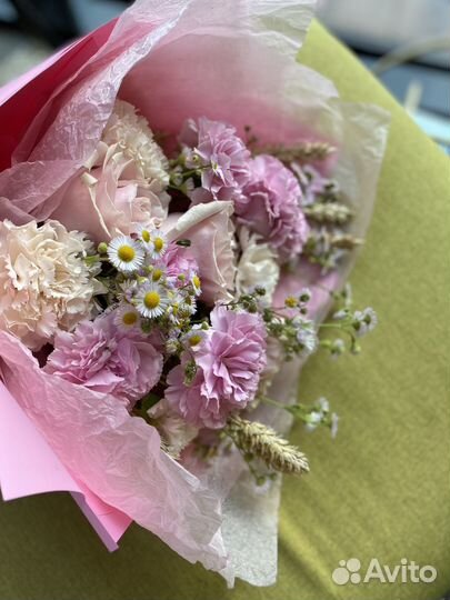 Букет Романтика (розы и цветная гвоздика)