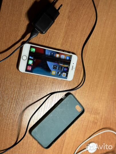 iPhone 8, 64 ГБ
