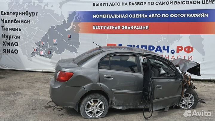 Накладка багажника правая Kia Rio 2 (JB) 85722-1G0