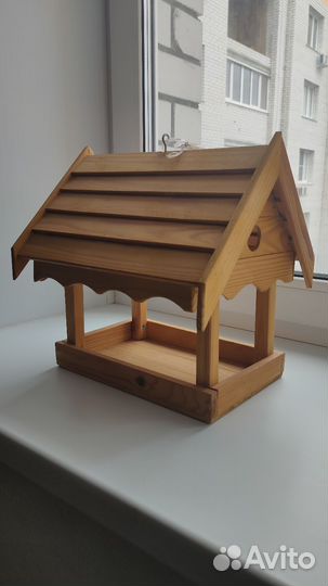 Кормушка для птиц из дерева