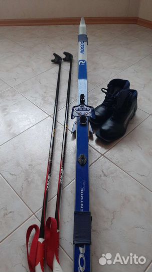 Беговые лыжи пластиковые с ботинками