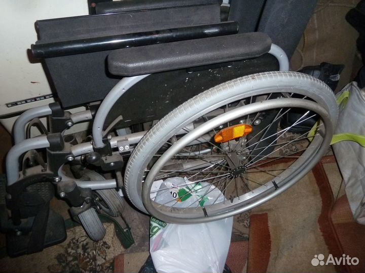 Продам инвалидное кресло