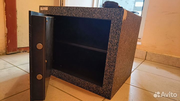 Сейф металлический бу