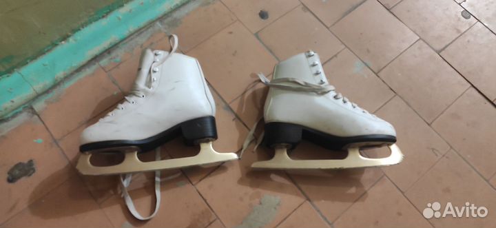Коньки женские 37 размер