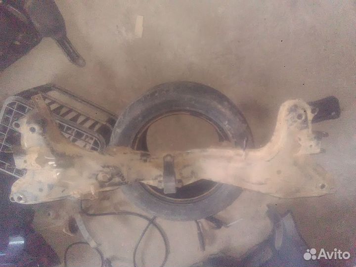 Задняя балка на хонду стрим рн 2, рн4