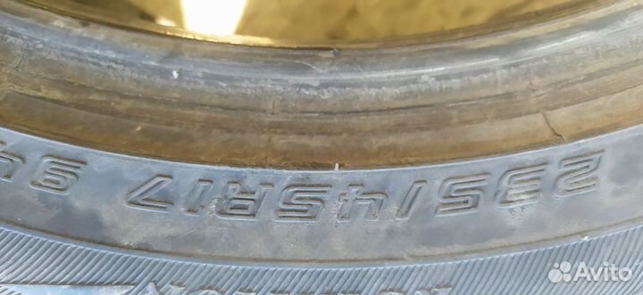 Dunlop Direzza DZ102 235/45 R17