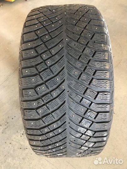 Michelin X-Ice North 4 275/40 R19 и 275/40 R19