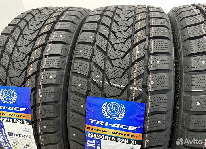 Tri Ace Snow White II 225/40 R18 74H