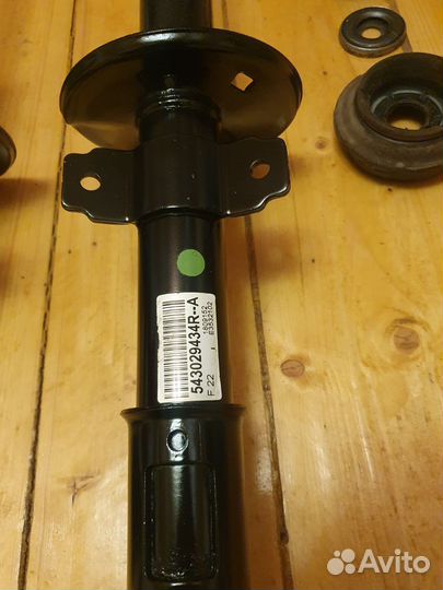 Передние амортизаторы рено дастер, ниссан террано