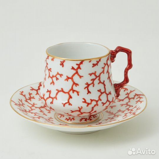Чашка с блюдцем с коралловым декором