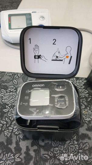 Тонометр на запястье omron