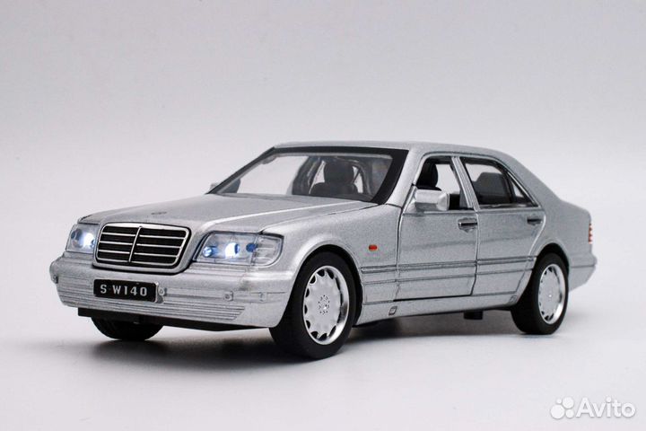 Коллекционная Модель Mercedes-Benz 600SEL W140