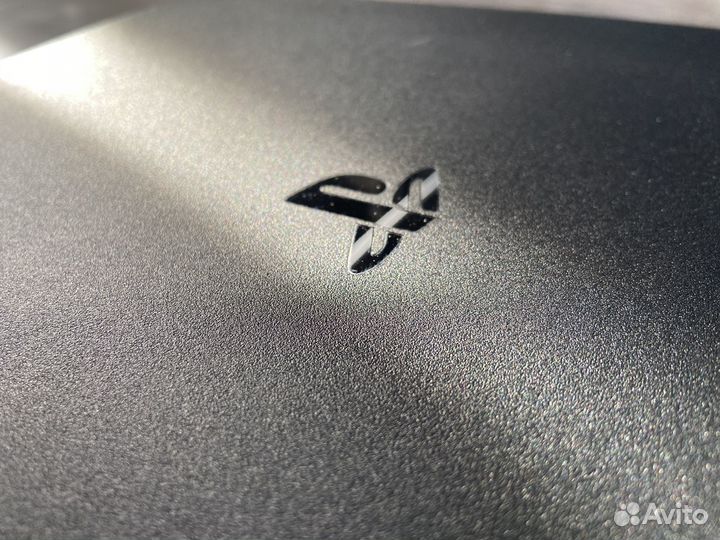 Игровая приставка ps4 pro 1tb