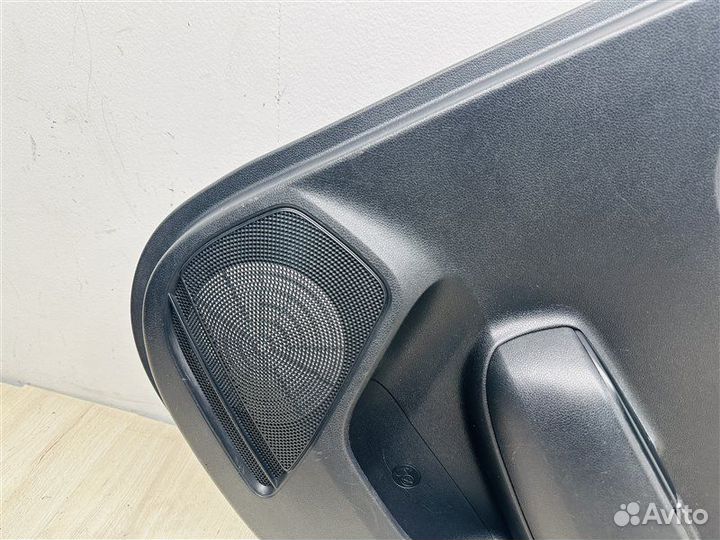 Обшивка двери задняя правая Kia Rio 4 1.4 G4LC