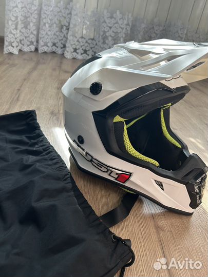 Продам кроссовый шлем Just 1