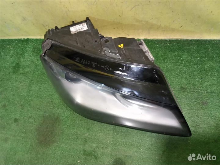 Фара правая ксенон Audi A8 4H (D4) 2009