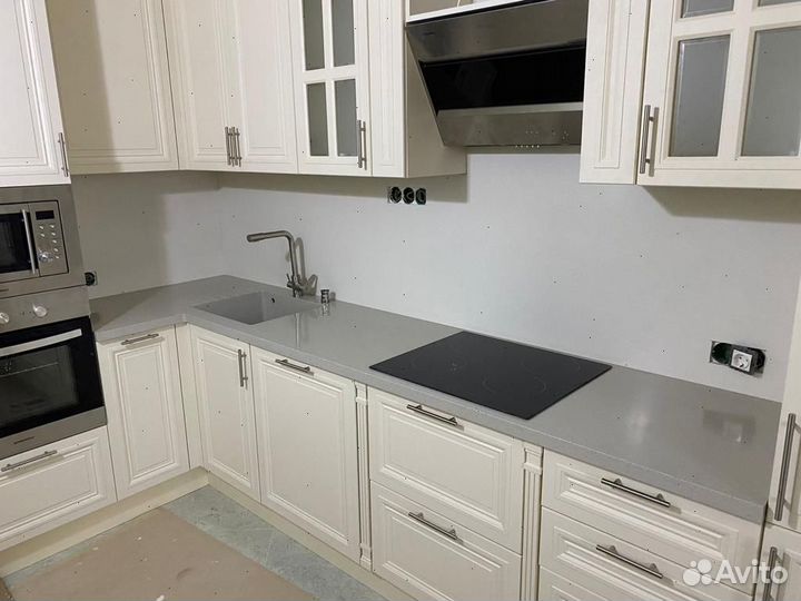 Столешница из кварцевого агломерата камня