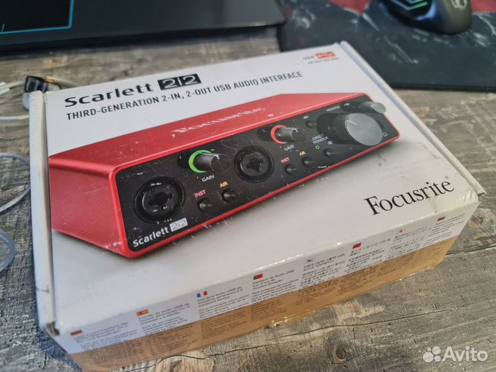 Аудиокарта Focusrite Scarlett 2i2 3 gen