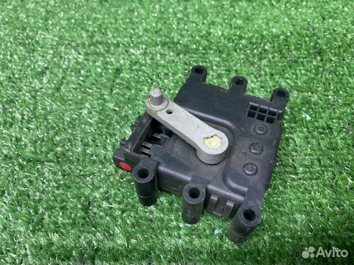 Моторчик заслонки печки Mazda Сх7