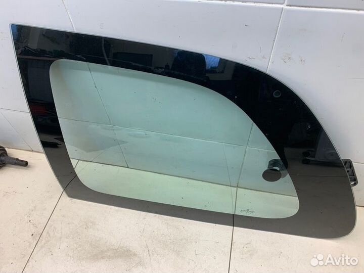 Форточкa задний левый Dodge Caravan EDZ 2.4 2000