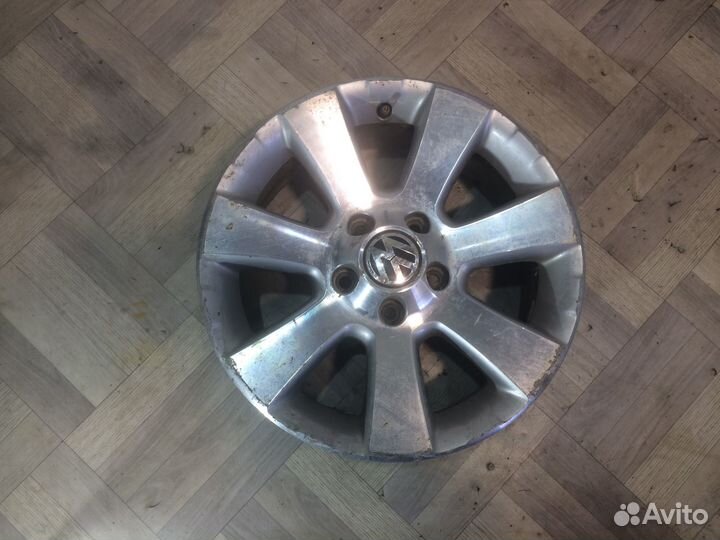 Литой диск VW Tiguan штатный R16