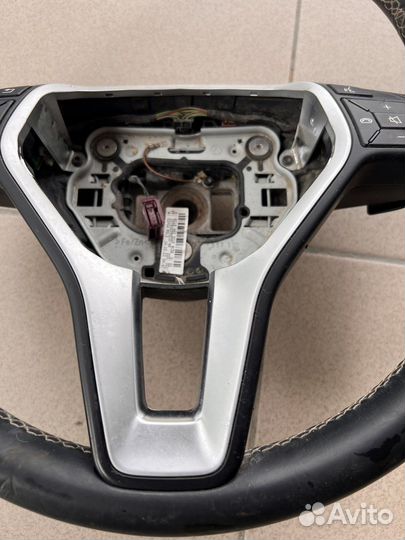 Руль mercedes amg с лепестками