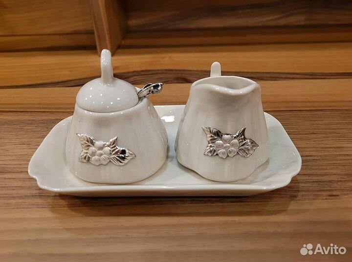 242460 Комплект сахарница и сливочник