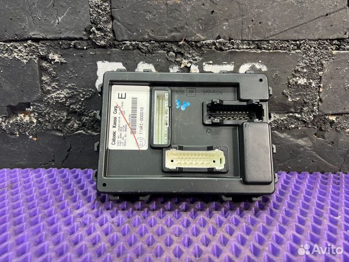 Блок комфорта Nissan X-Trail NT31-105853 MR20DE