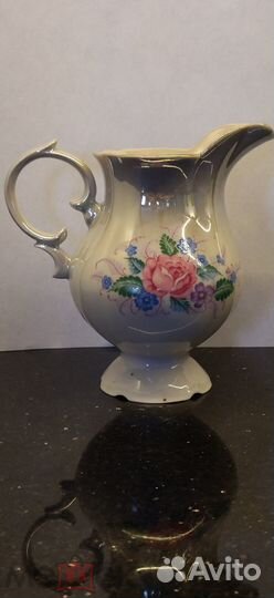 Фарфоровый молочник, сливочник