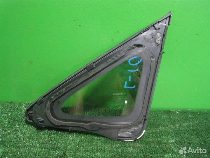 Стекло (форточка) переднее правое Honda FR-V (BE1