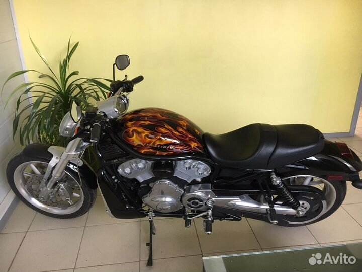 Накладка запчасть на бак harley davidson v-rod