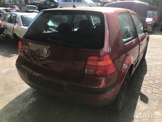Разбор на запчасти Volkswagen Golf 4