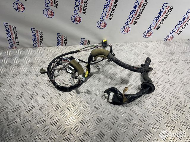 Проводка двери Nissan Tiida