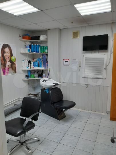 Помещение и парикмахерский бизнес 28 м²