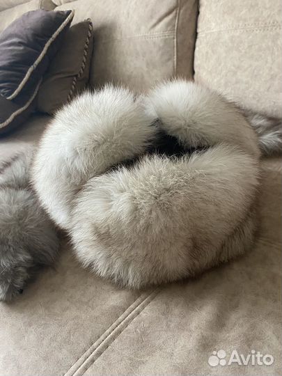 Меховая шапка и воротник песец