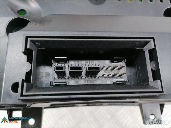 Щиток приборов (приборная панель) Volkswagen Golf