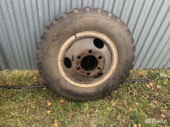 Омскшина У-2 8.25/7 R20