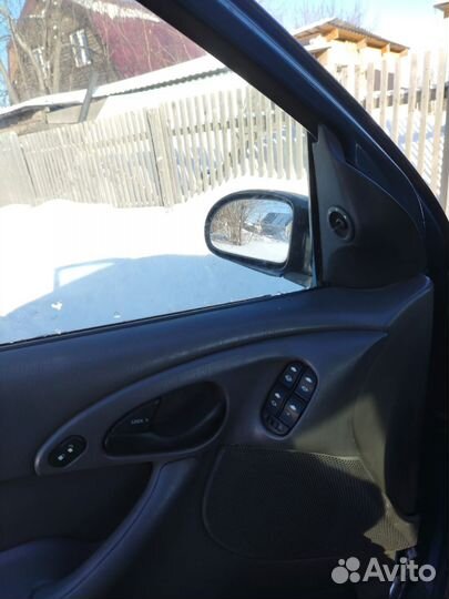 Ford Focus 2.0 AT, 2000, битый, 196 000 км