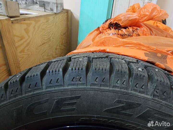 Pirelli Ice Zero 205/55 R16 94T