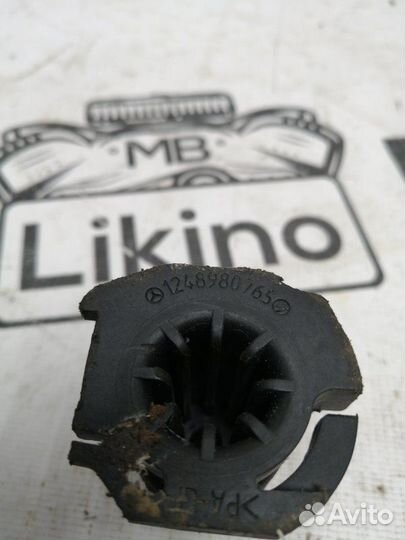 Болт крепления запасного колеса Mercedes-Benz