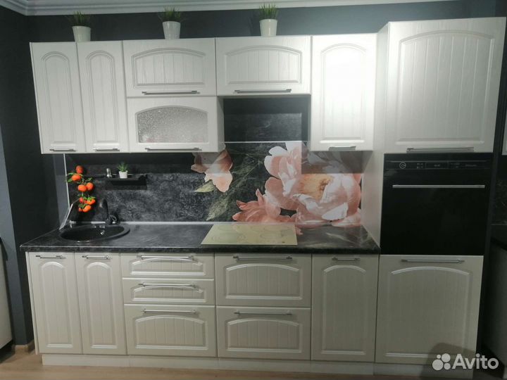 Кухонный гарнитур выставочный образец