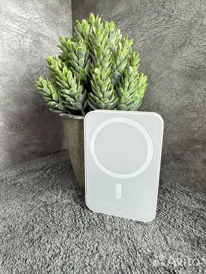 iPhone MagSafe Battery Pack