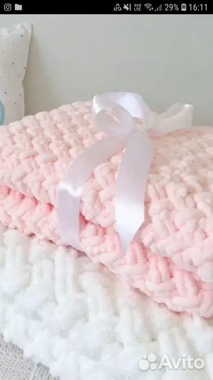 Плед вязаный ручной работы