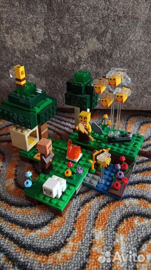 Lego Minecraft 21165, The Bee farm (пасека)