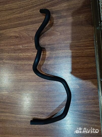 Патрубок системы охлаждения Фольксваген Поло