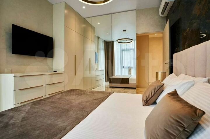 2-к. квартира, 55 м², 5/18 эт.