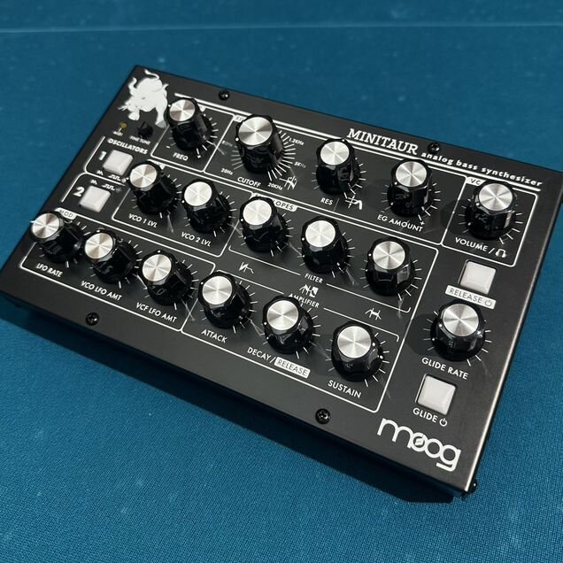 Moog Minitaur новый