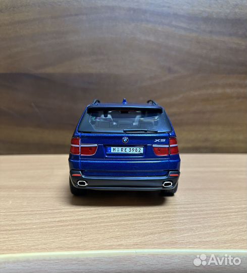 Масштабная модель BMW X5 1:18
